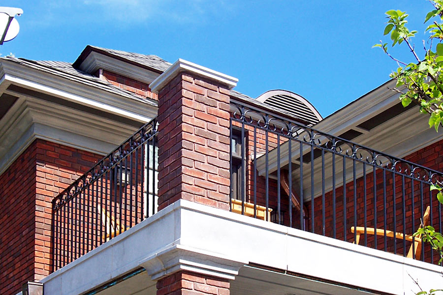 Balcon en fer forgé.